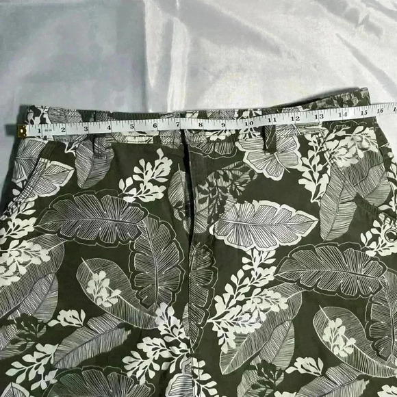 Croft & Barrow Floral Skorts - Picture 2 of 8